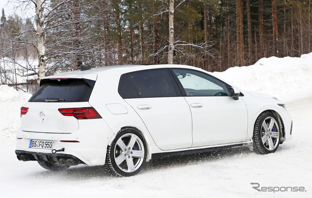 VW ゴルフR 新型プロトタイプ(スクープ写真)