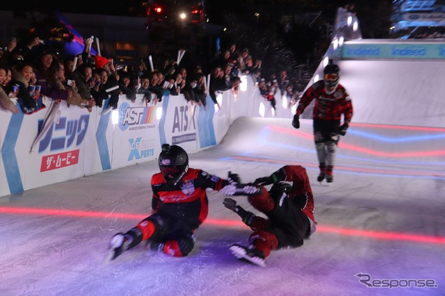 男子決勝のゴール。スライディングしながらゴール