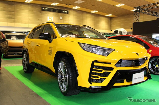 シーザーAlbermoの「XR51」はRAV4にランボルギーニ・ウルス風のデザインを取り入れたボディキット。なりきり度はかなりのハイクオリティ。