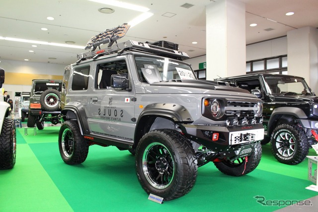 ハイブリッジファーストのエヌズリミテッド・フィッシングマスターIRONMAN。HAMER4×4IRONのバンパー類を大挙装備した。