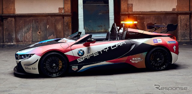 BMW i8 ロードスター がベースのフォーミュラEセーフティカー
