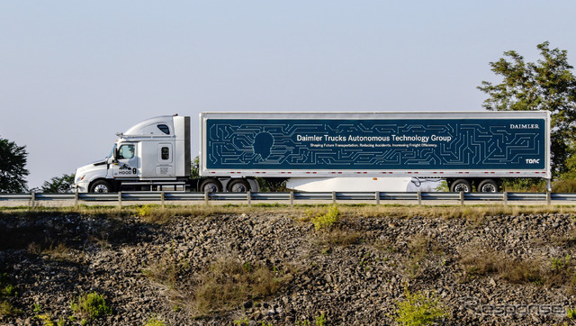 ダイムラー（北米ではフレイトライナーブランドで展開）の自動運転トラックの公道テスト