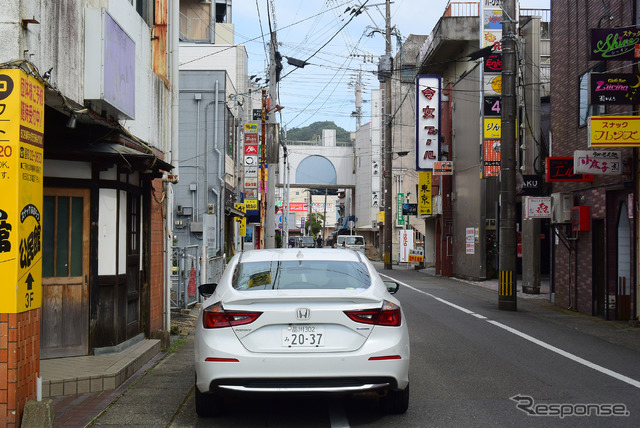 宮崎南部、油津にて。商店街再生のモデルケースとして扱われることが多いが、現実は実に厳しい。住環境は最高なのだが・・・。