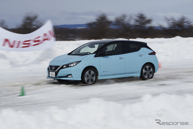 EVならではの雪道での安定感を見せたリーフ