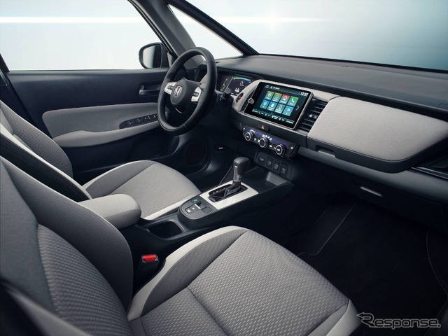 ホンダ・ジャズ(フィットに相当) 新型のクロスター(欧州仕様)