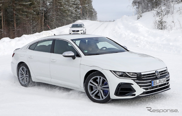 VW アルテオンR プロトタイプ(スクープ写真)