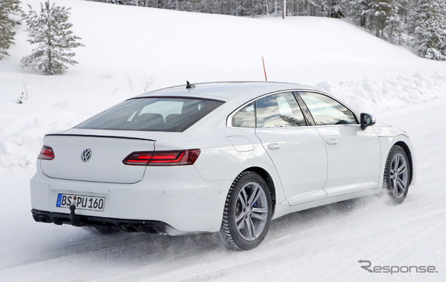 VW アルテオンR プロトタイプ(スクープ写真)