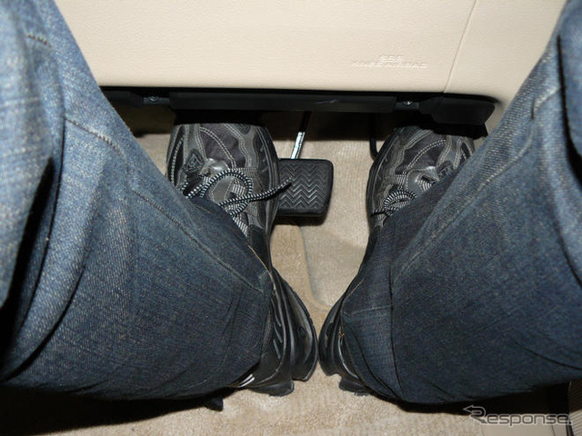【トヨタ アルファード/ヴェルファイア 新型発表】運転席に180cm+・90kg+の記者が乗ってみた