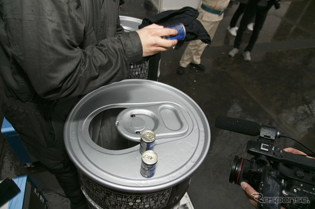 超巨大な「ドラム缶コーヒー」を差し入れ(常盤橋プロジェクト建設現場)