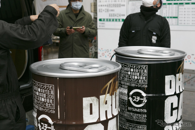 超巨大な「ドラム缶コーヒー」を差し入れ(常盤橋プロジェクト建設現場)