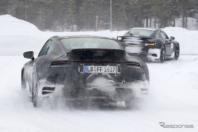 ダックテールを装着したポルシェ 911ターボS プロトタイプ（スクープ写真）