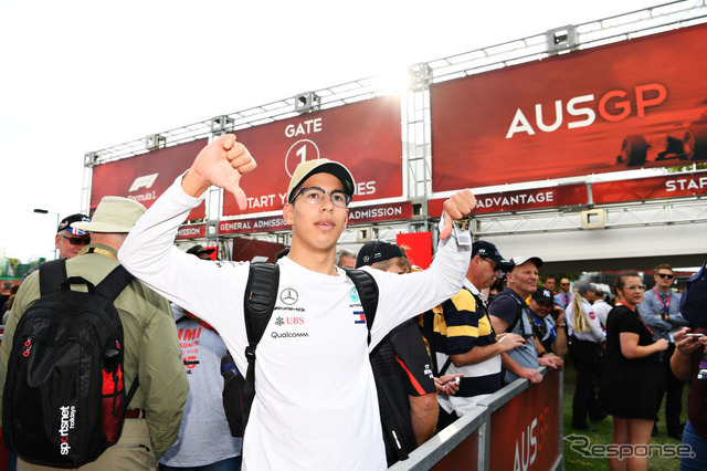 F1オートスラリアGP中止決定に失望するファン(3月13日)