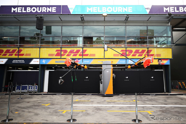 F1オートスラリアGP、マクラーレンのガレージ（3月13日）