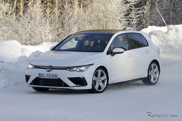 VW ゴルフ R 新型プロトタイプ(スクープ写真)