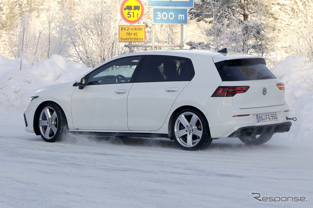 VW ゴルフ R 新型プロトタイプ(スクープ写真)