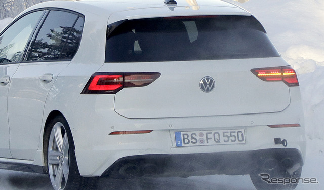 VW ゴルフ R 新型プロトタイプ(スクープ写真)