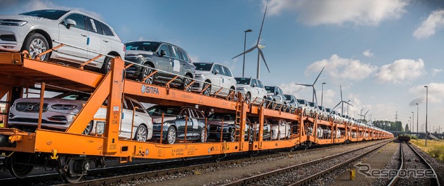 ボルボカーズの新車の鉄道輸送