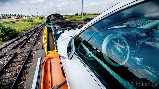 ボルボカーズの新車の鉄道輸送