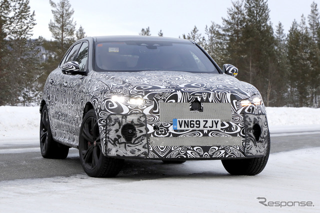 ジャガー F-PACE SVR(スクープ写真)