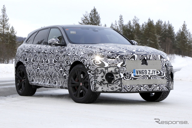 ジャガー F-PACE SVR(スクープ写真)
