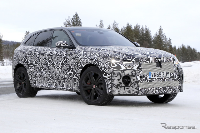 ジャガー F-PACE SVR(スクープ写真)