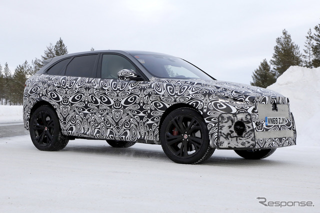 ジャガー F-PACE SVR(スクープ写真)