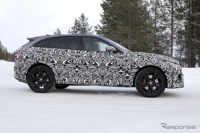 ジャガー F-PACE SVR(スクープ写真)