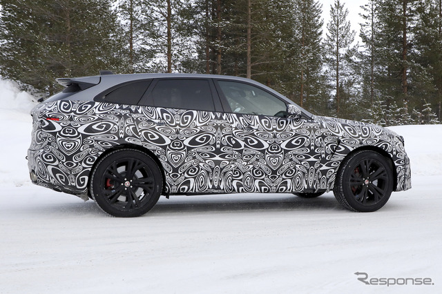 ジャガー F-PACE SVR(スクープ写真)