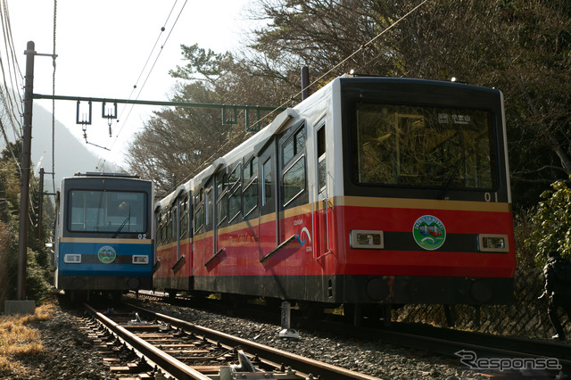 箱根登山ケーブルカーが車両リニューアル