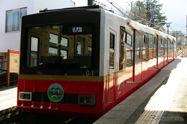 箱根登山ケーブルカーが車両リニューアル