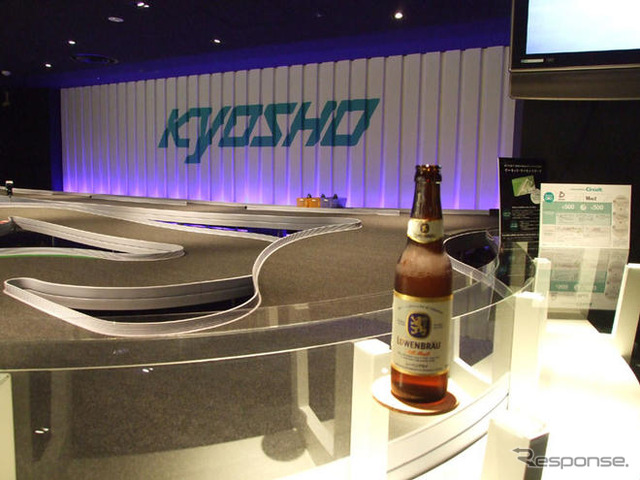 KYOSHO AKIHABARA…海外からの旅行者たちに人気