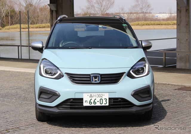 ホンダ フィット 新型(クロスター )
