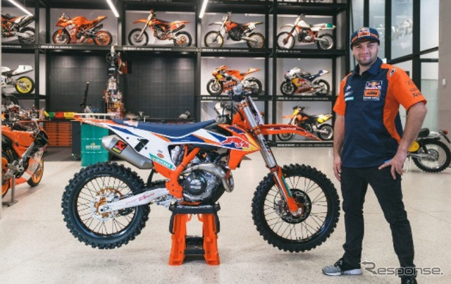 KTM 450 SX-Fファクトリーエディションと2019AMAスーパークロスチャンピオンのクーパー・ウェッブ選手