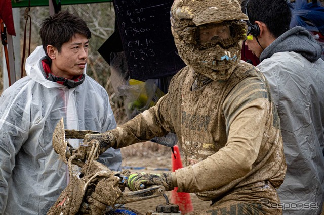 【JNCC 開幕戦】雨の阪下を制したのはベテラン鈴木健二