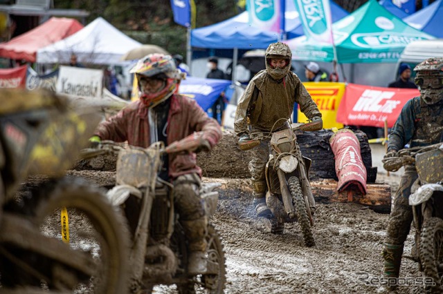 【JNCC 開幕戦】雨の阪下を制したのはベテラン鈴木健二