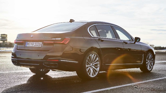 現行BMW 7シリーズ のPHV「745Le」(参考画像)