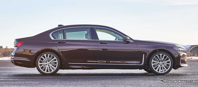 現行BMW 7シリーズ のPHV「745Le」(参考画像)