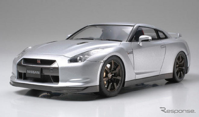 タミヤ、日産 GT-R のプラモデル発売