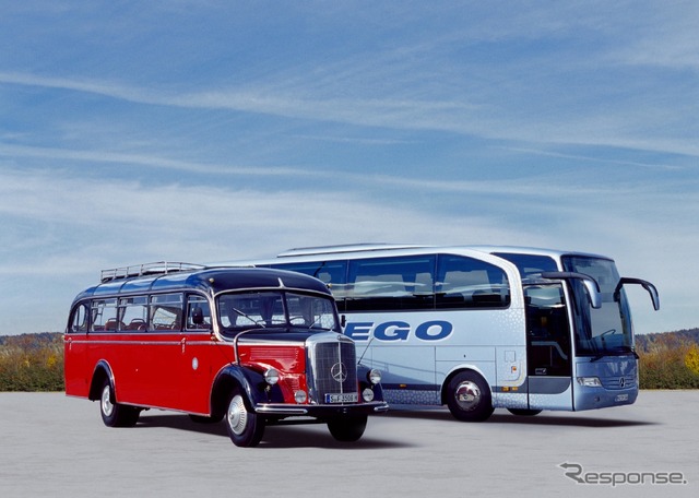O3500（赤）とトラヴェゴ（水色、2009年～）