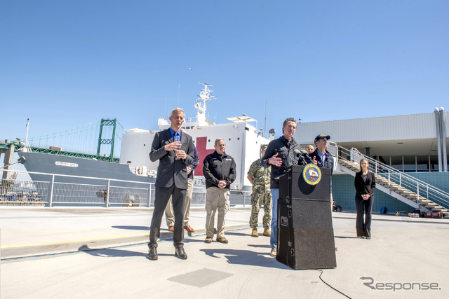 米海軍病院船マーシー（3月27日、ロサンゼルス）