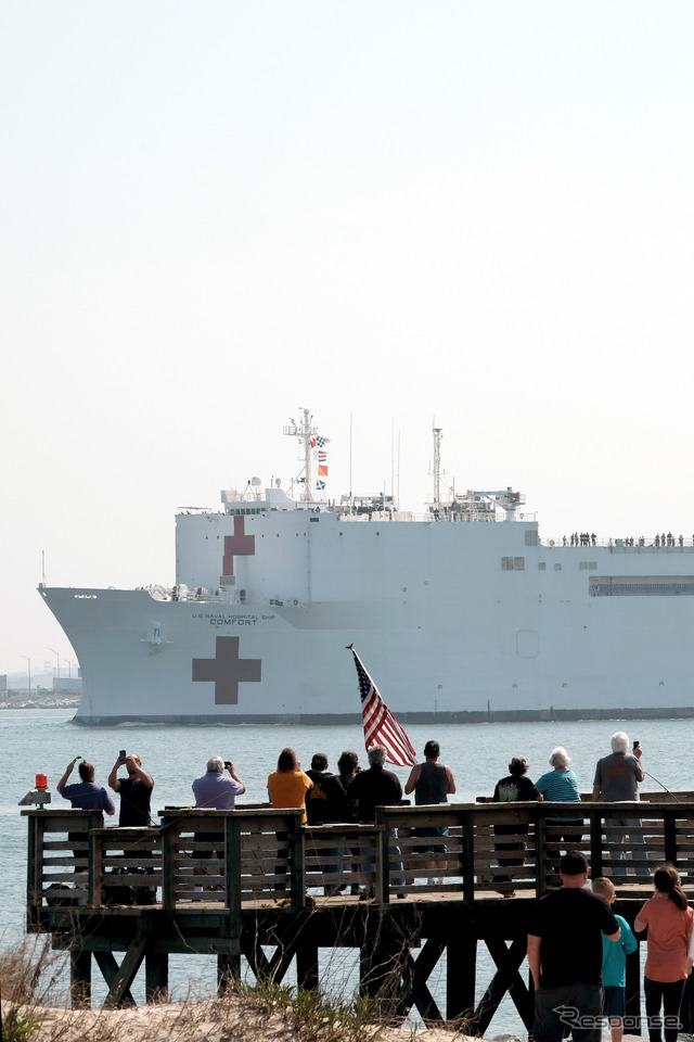 米海軍病院船コンフォート（3月28日、ノーフォーク）