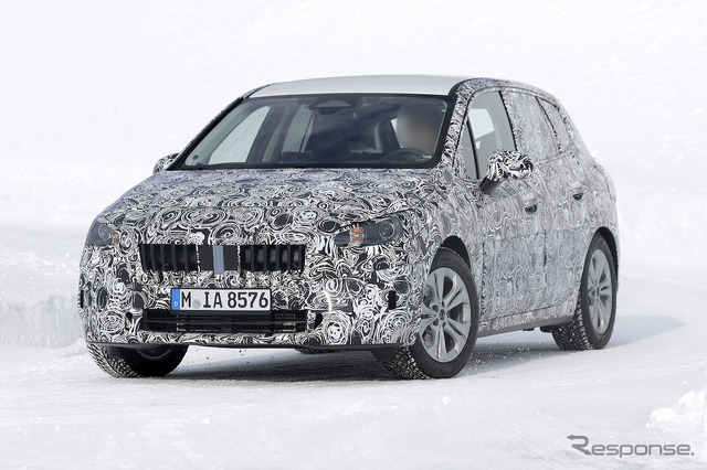 BMW 2シリーズ アクティプツアラー 次期型プロトタイプ(スクープ写真)