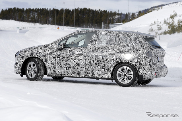 BMW 2シリーズ アクティプツアラー 次期型プロトタイプ(スクープ写真)