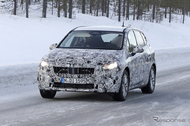 BMW 2シリーズ アクティプツアラー 次期型プロトタイプ(スクープ写真)