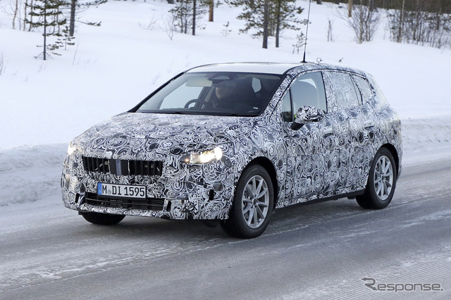 BMW 2シリーズ アクティプツアラー 次期型プロトタイプ(スクープ写真)