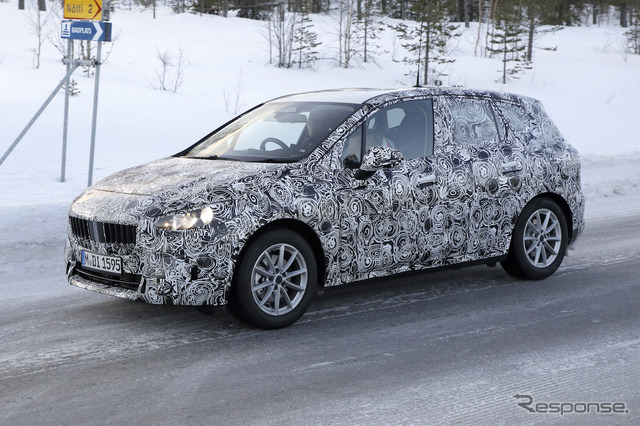 BMW 2シリーズ アクティプツアラー 次期型プロトタイプ(スクープ写真)