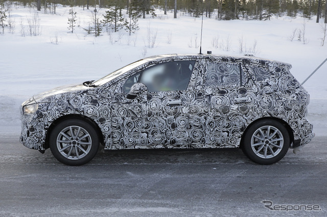 BMW 2シリーズ アクティプツアラー 次期型プロトタイプ(スクープ写真)