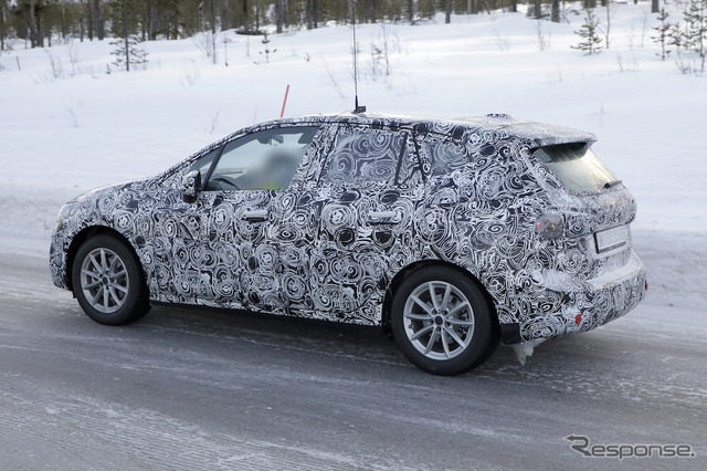BMW 2シリーズ アクティプツアラー 次期型プロトタイプ(スクープ写真)