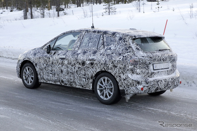BMW 2シリーズ アクティプツアラー 次期型プロトタイプ(スクープ写真)