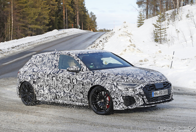 アウディ RS3 ハッチバック 次期型 スクープ写真